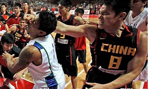 国外打球中国篮球新星-外国篮球员到中国打架